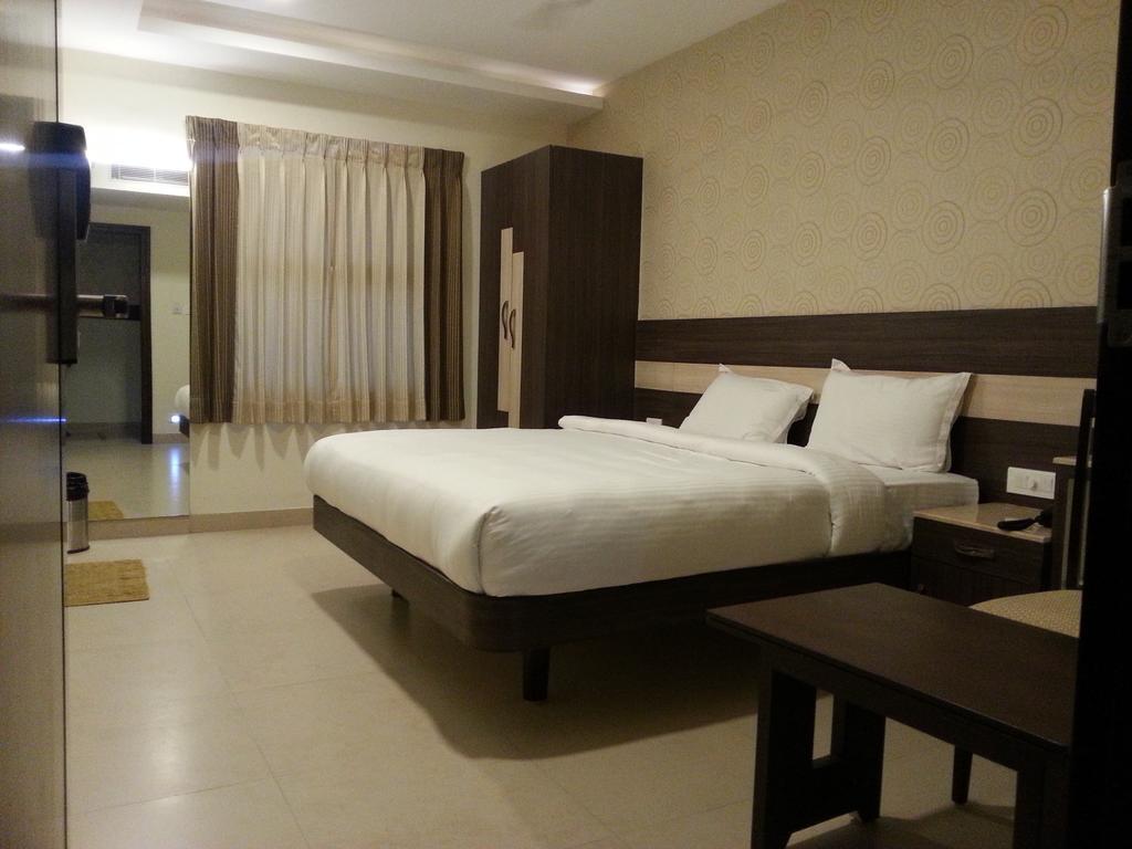 Hotel The Fortune Κοϊμπατόρε Δωμάτιο φωτογραφία